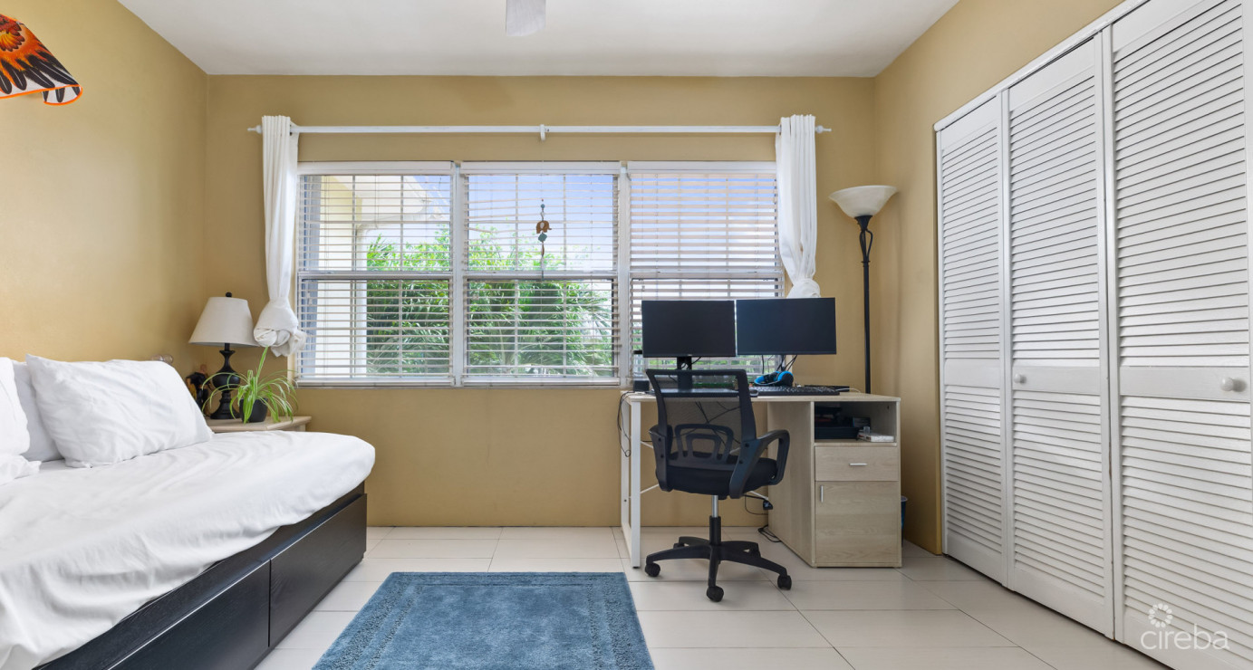 South Palms #5 (2 Bed/2.5 Bath Ss Townhome)