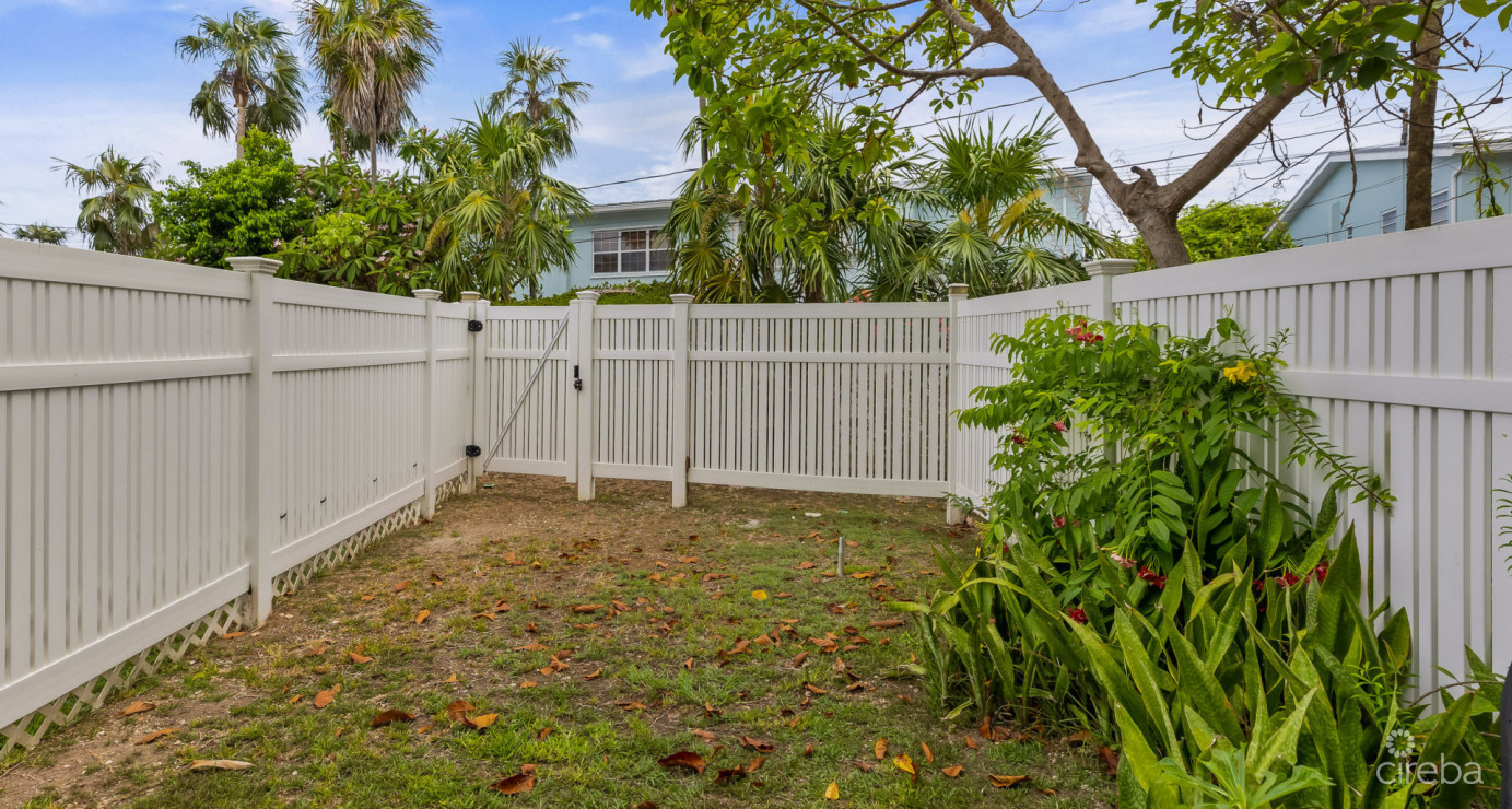 South Palms #5 (2 Bed/2.5 Bath Ss Townhome)