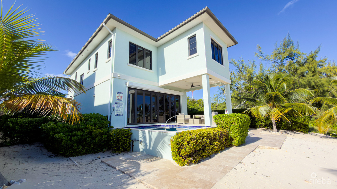 Beach House In East End