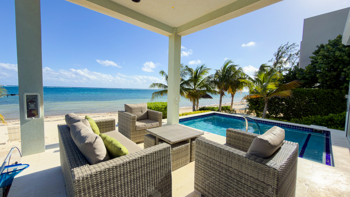 Beach House In East End