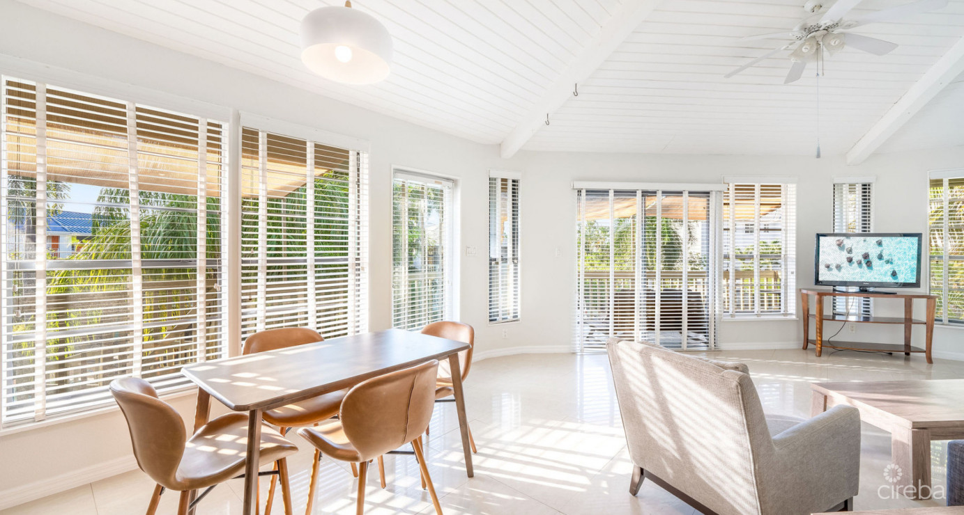 Breezy Pines Top Floor 2 Bed 2 Bath