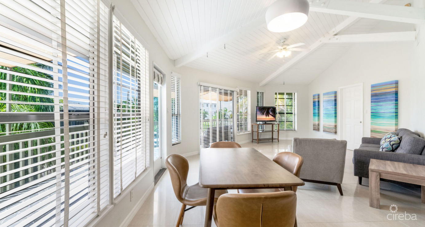 Breezy Pines Top Floor 2 Bed 2 Bath