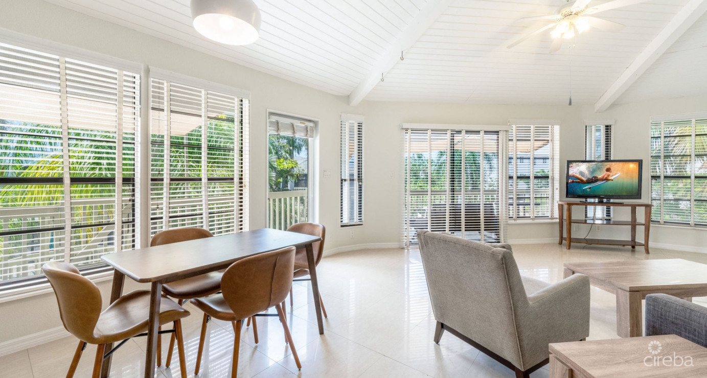 Breezy Pines Top Floor 2 Bed 2 Bath