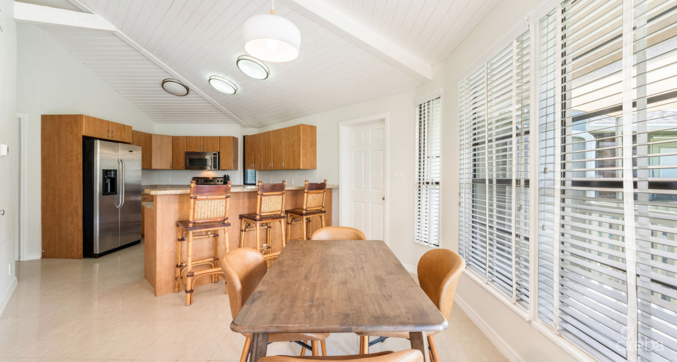 Breezy Pines Top Floor 2 Bed 2 Bath