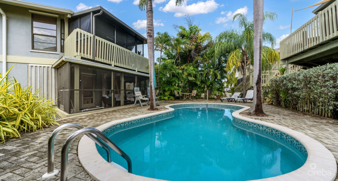 Breezy Pines Top Floor 2 Bed 2 Bath