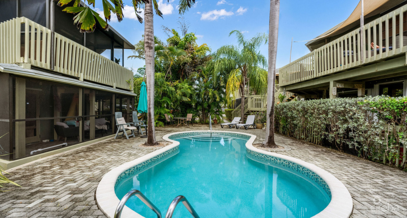 Breezy Pines Top Floor 2 Bed 2 Bath