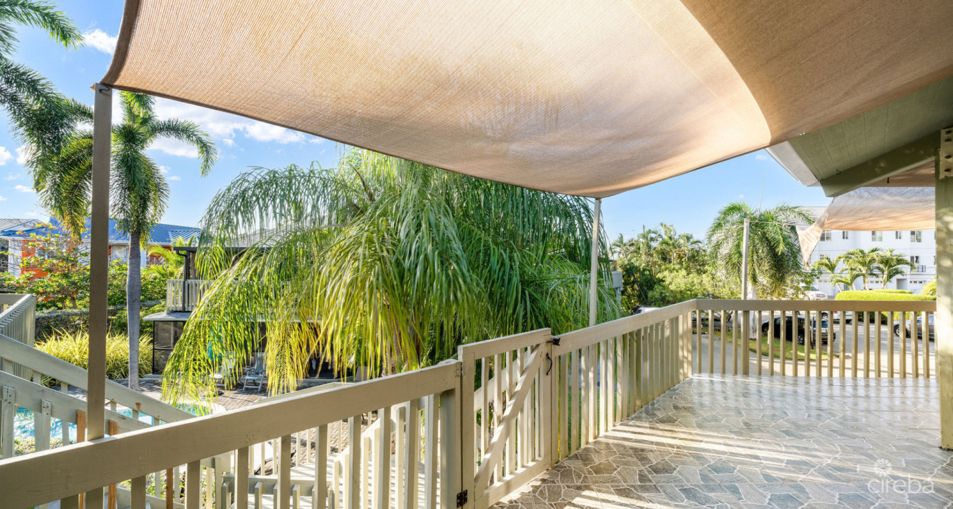 Breezy Pines Top Floor 2 Bed 2 Bath