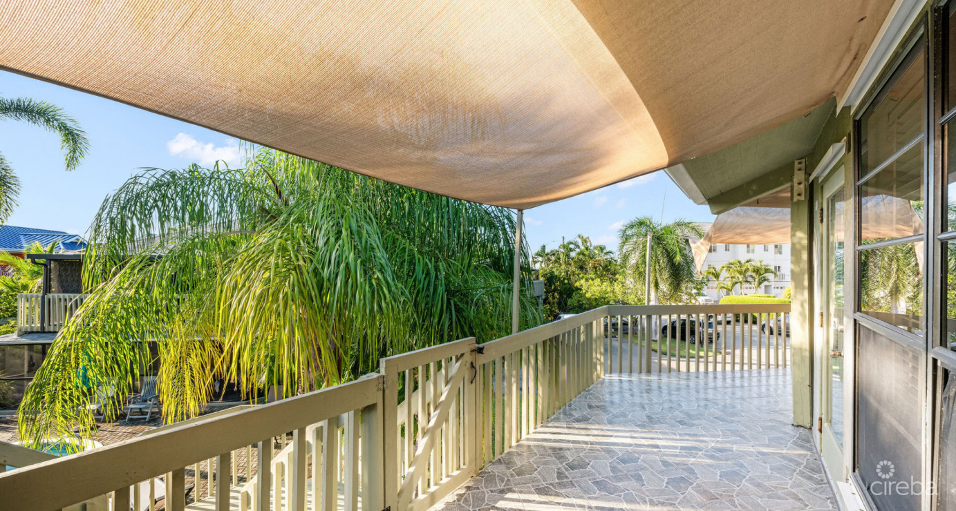 Breezy Pines Top Floor 2 Bed 2 Bath