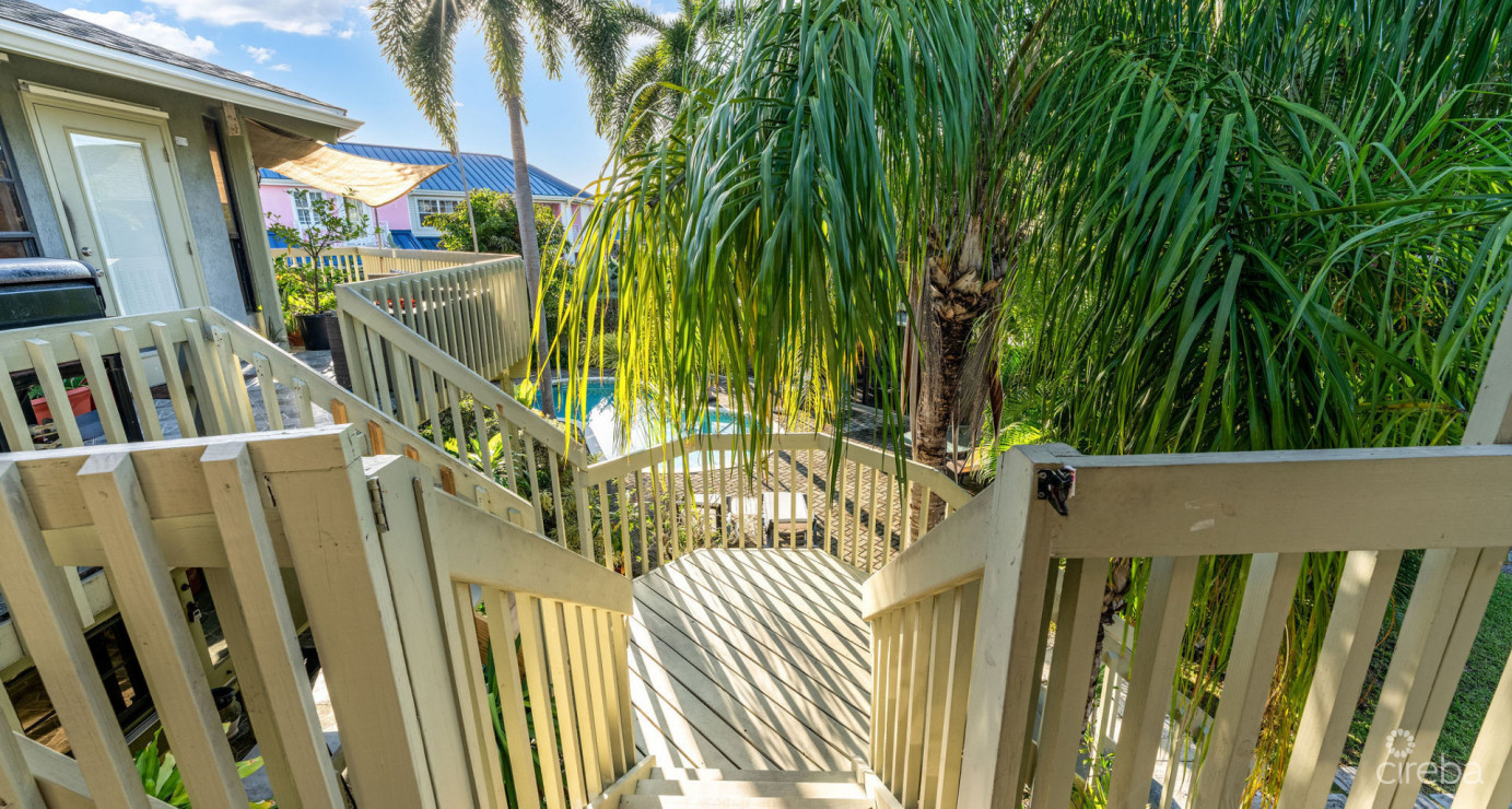 Breezy Pines Top Floor 2 Bed 2 Bath