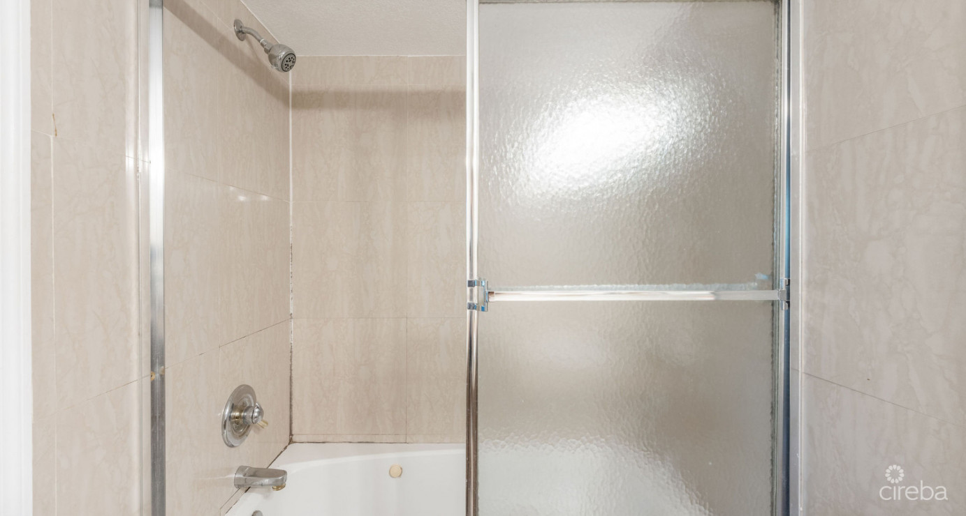 Breezy Pines Top Floor 2 Bed 2 Bath