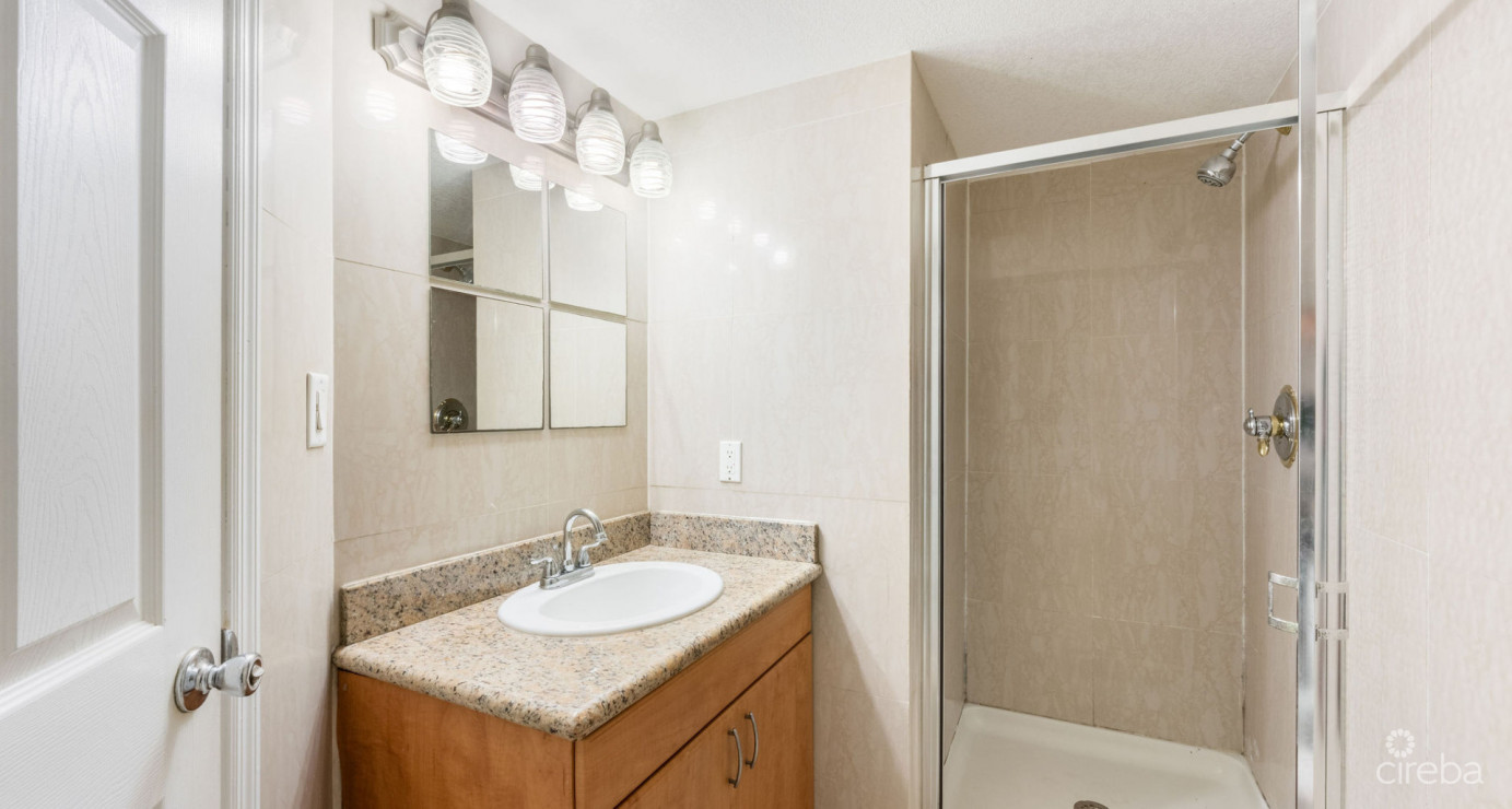 Breezy Pines Top Floor 2 Bed 2 Bath