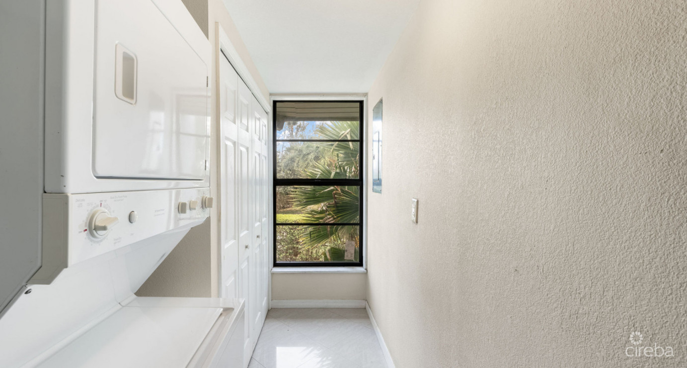 Breezy Pines Top Floor 2 Bed 2 Bath