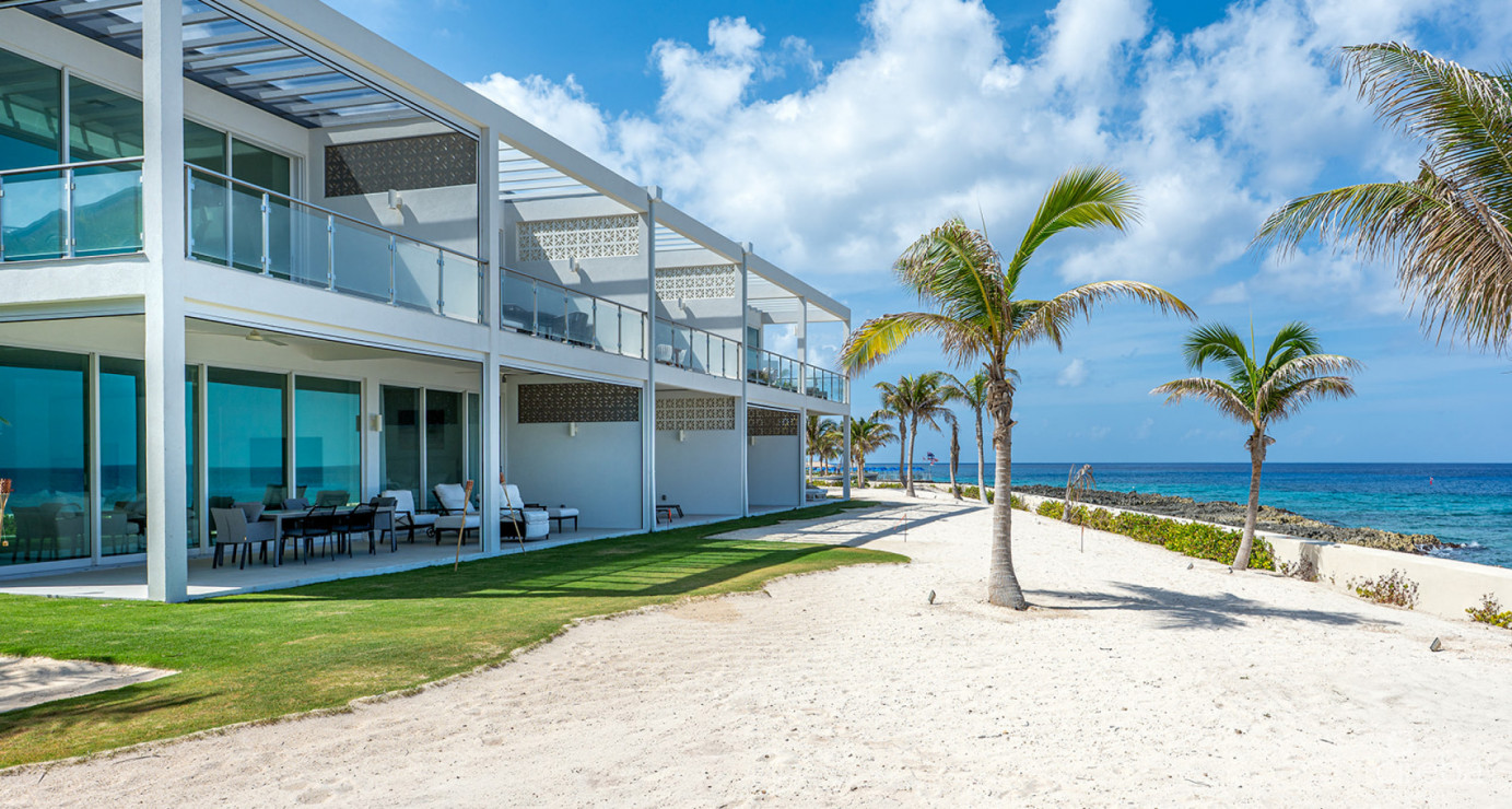 31 Sunset Point- Seafront, 2nd Floor, Unbelievable Views! 1-bed/ 1.5-bath