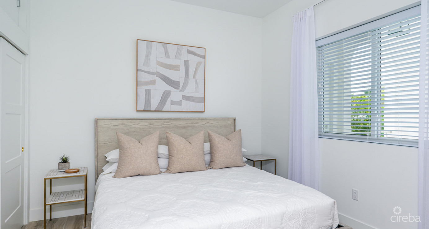 31 Sunset Point- Seafront, 2nd Floor, Unbelievable Views! 1-bed/ 1.5-bath