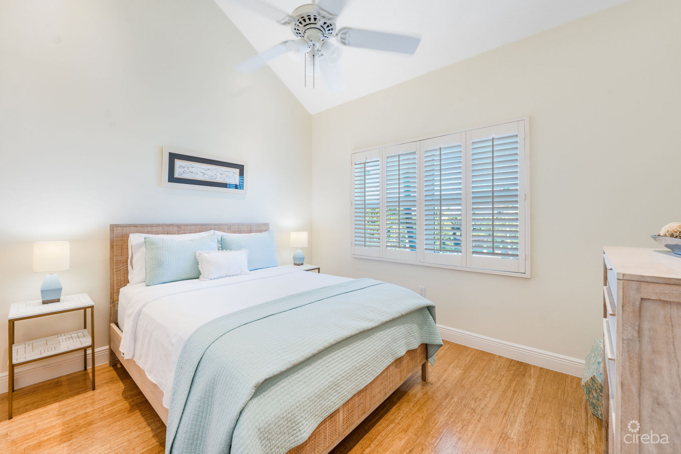 Britannia Regents Court  4-bed Two-storey Home In Smb Corridor