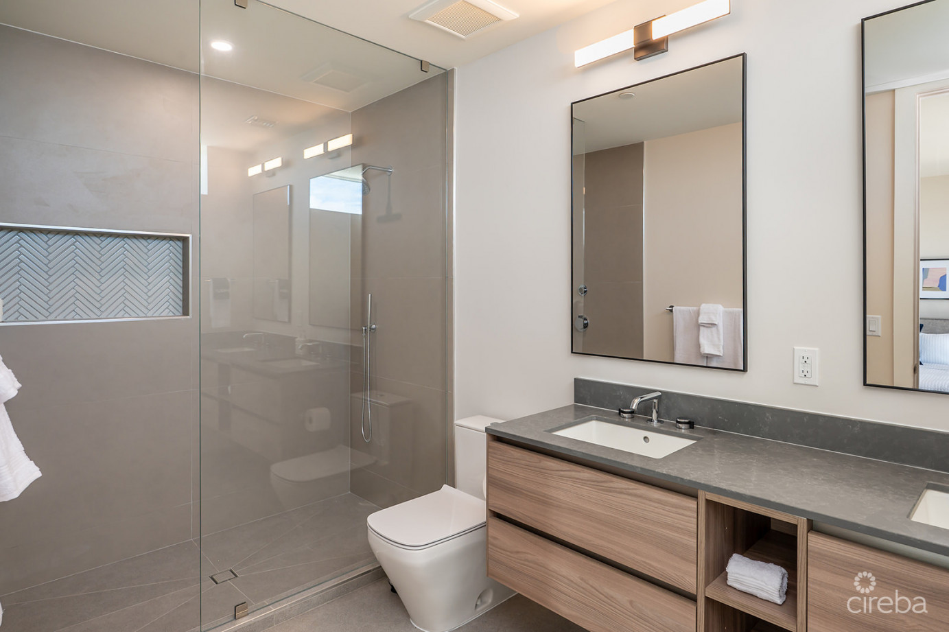 Point West Penthouse #24 - Three Bed Ocean View