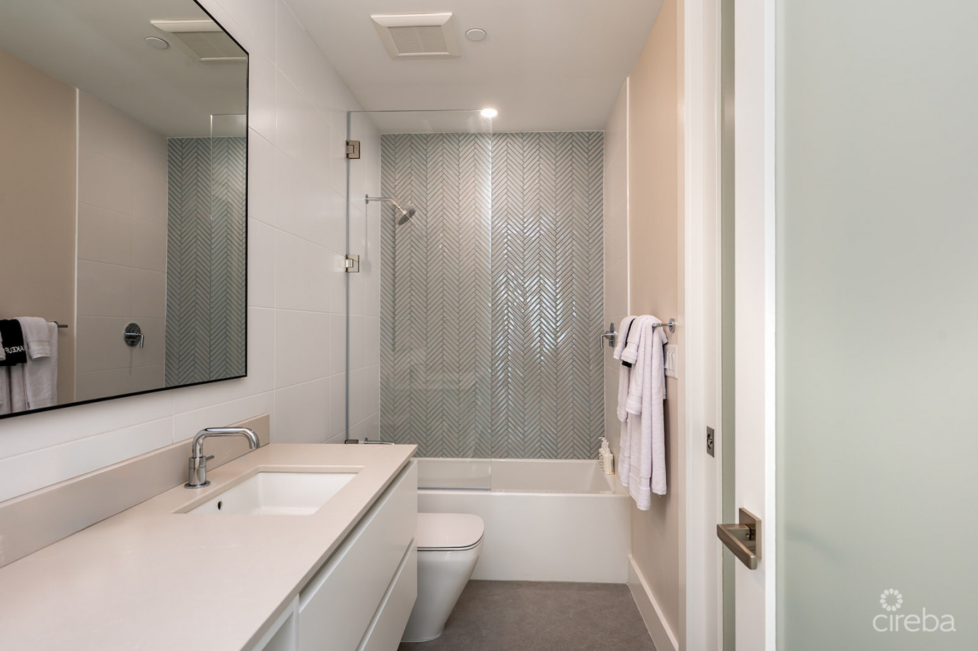 Point West Penthouse #29 - Three Bed Ocean View