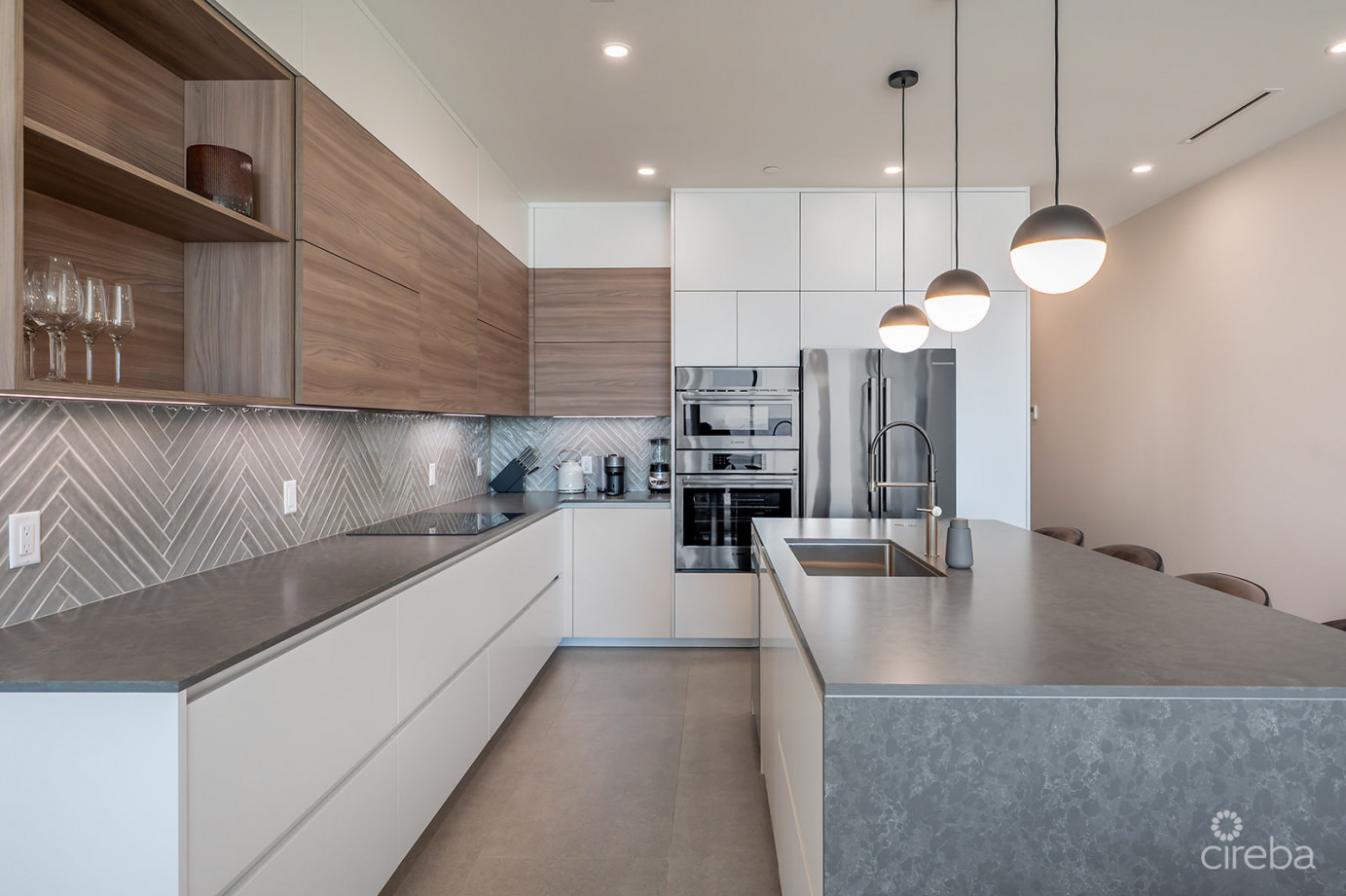 Point West Penthouse #29 - Three Bed Ocean View