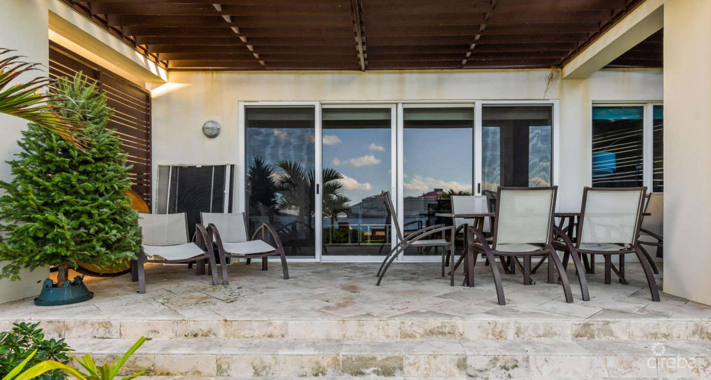 Seaview 103 - Stylish Waterfront Living With Panoramic Views