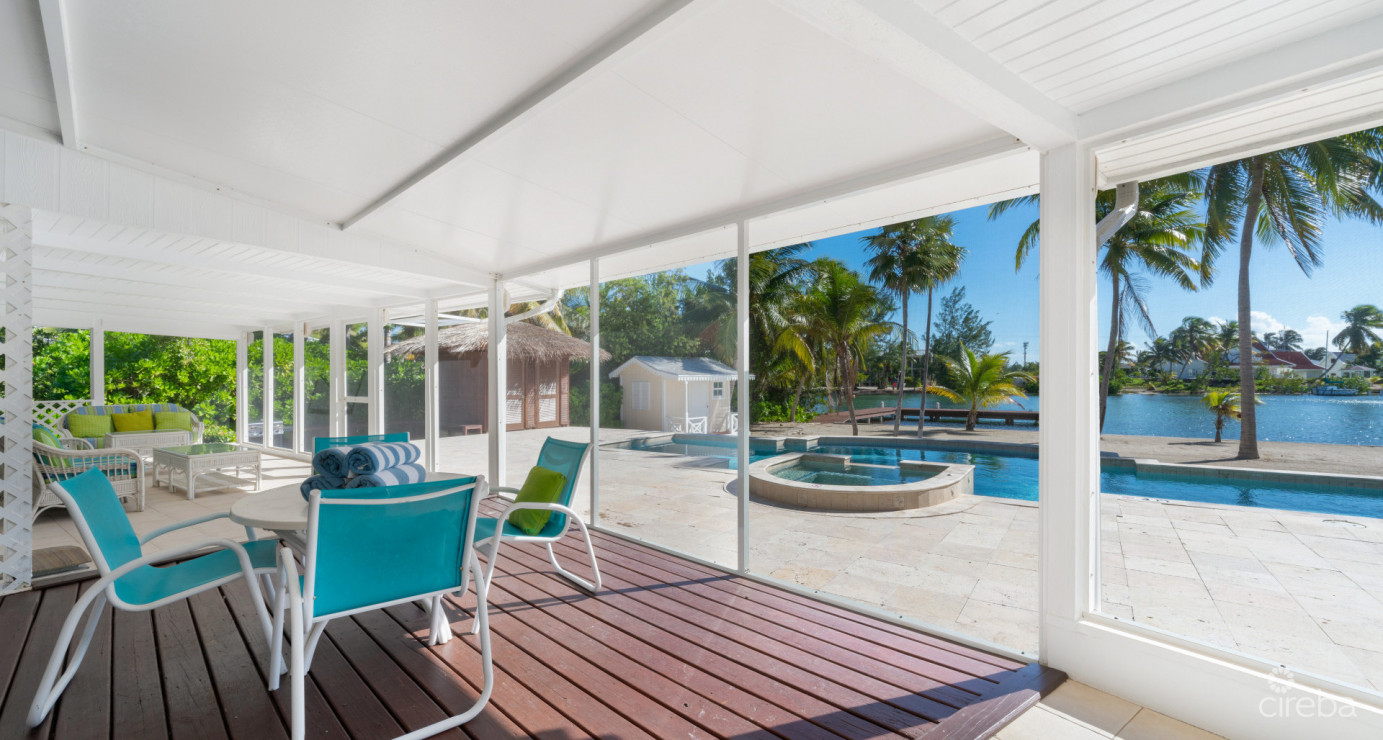 Just 4 Fun - Ultra-private Beachfront Villa, Cayman Kai