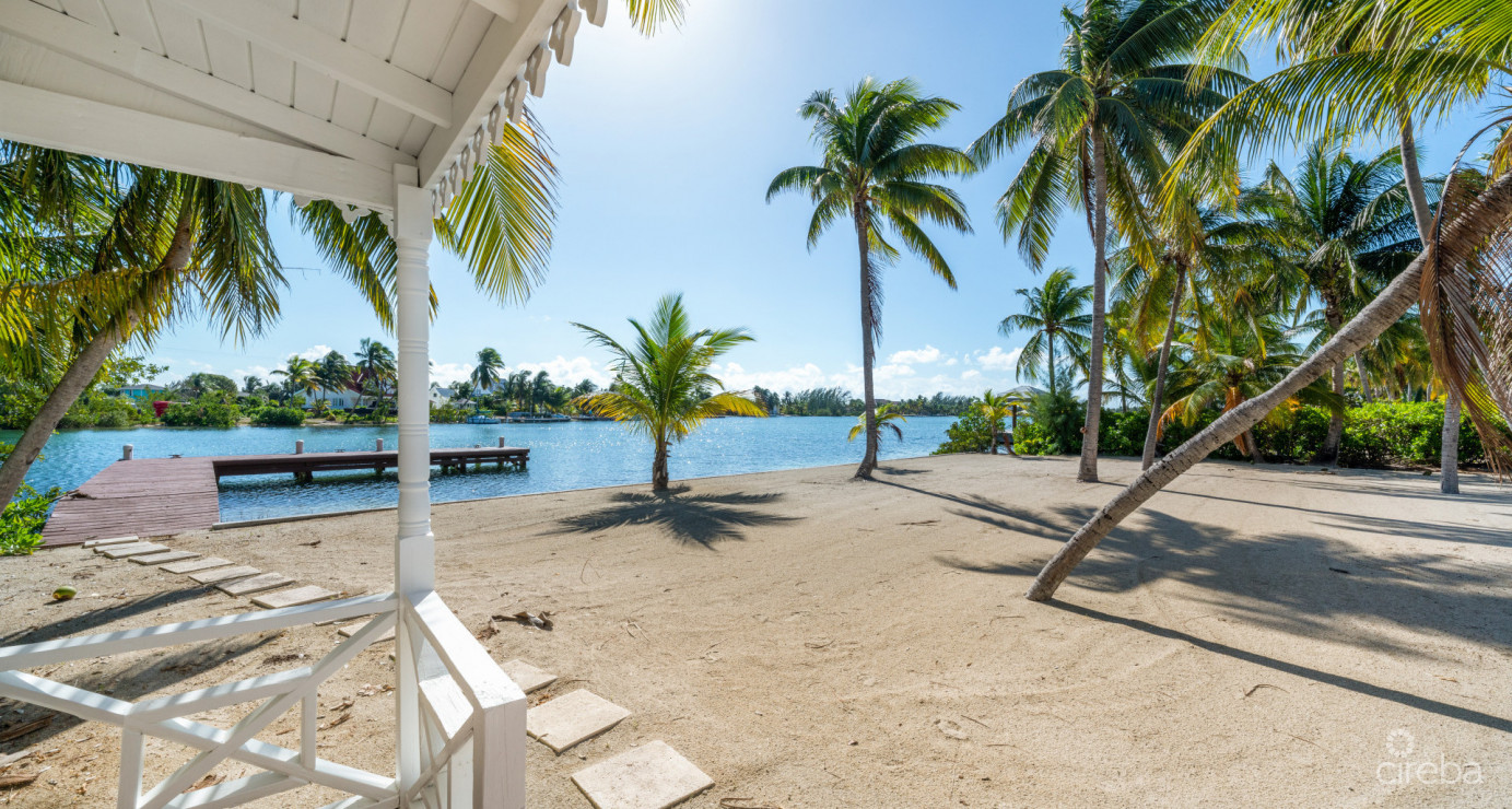 Just 4 Fun - Ultra-private Beachfront Villa, Cayman Kai