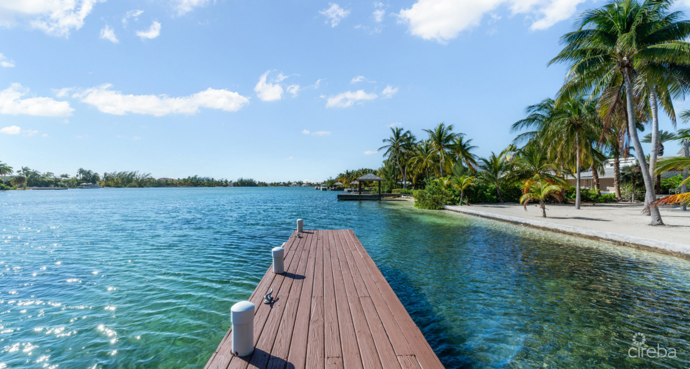 Just 4 Fun - Ultra-private Beachfront Villa, Cayman Kai