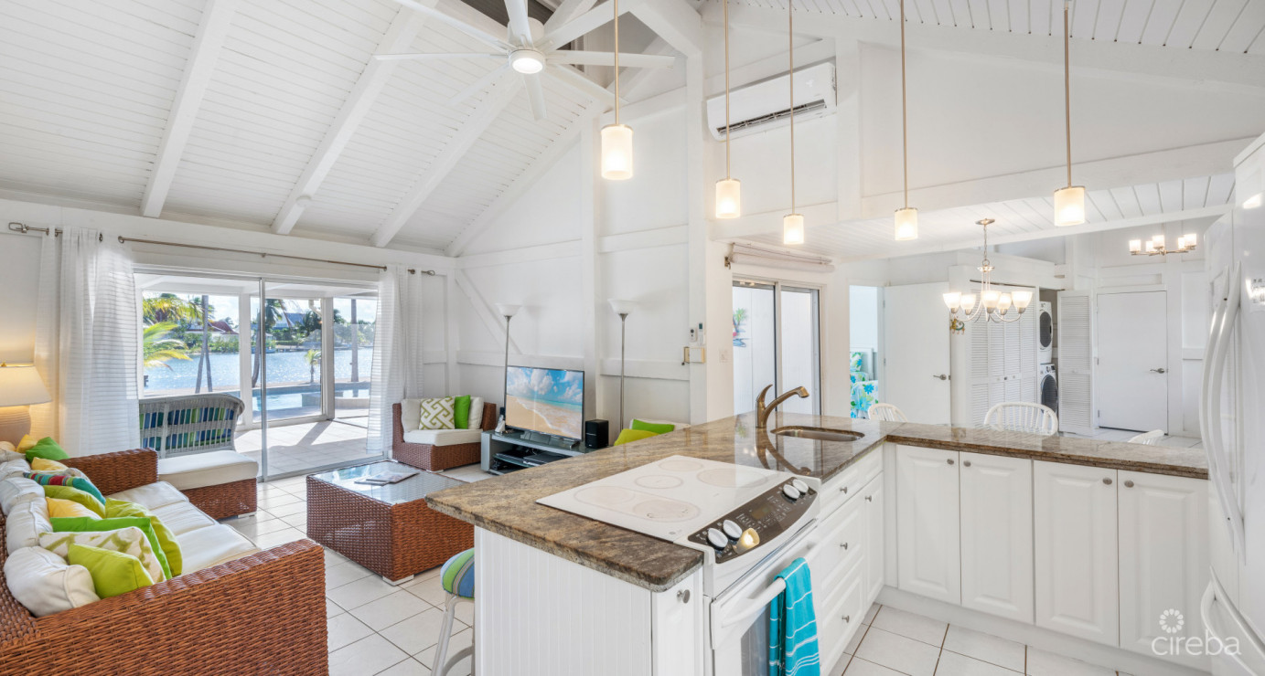 Just 4 Fun - Ultra-private Beachfront Villa, Cayman Kai