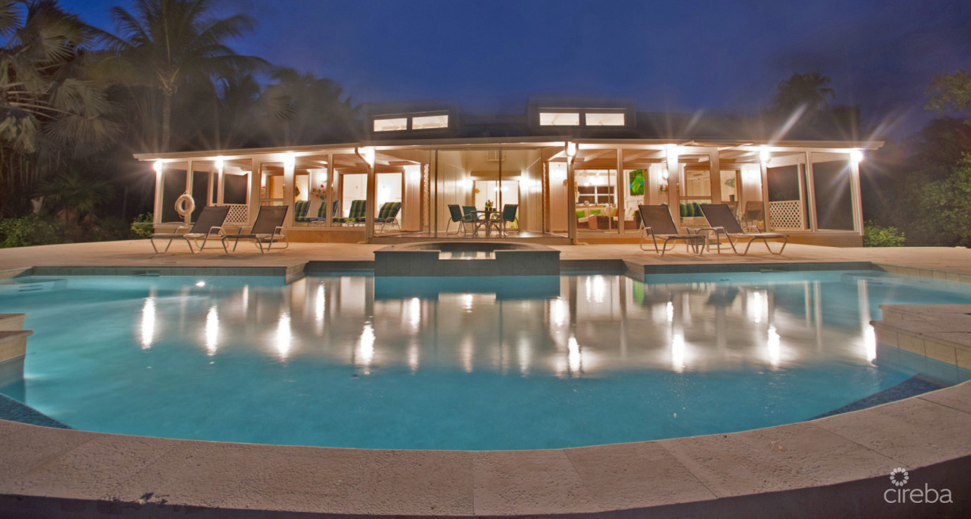 Just 4 Fun - Ultra-private Beachfront Villa, Cayman Kai