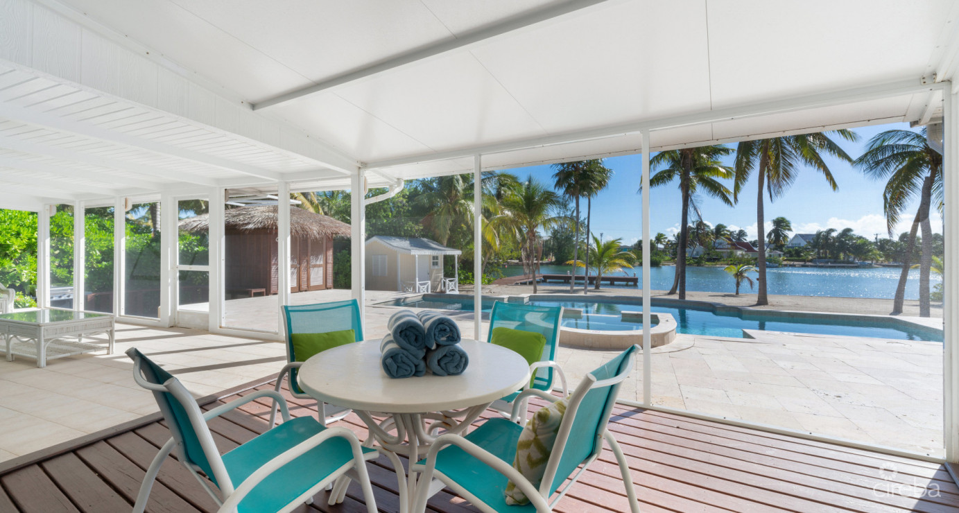 Just 4 Fun - Ultra-private Beachfront Villa, Cayman Kai
