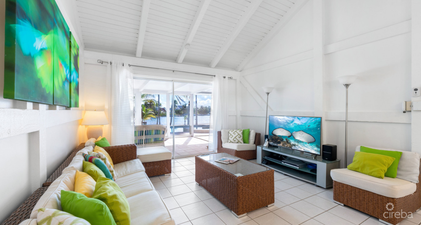 Just 4 Fun - Ultra-private Beachfront Villa, Cayman Kai