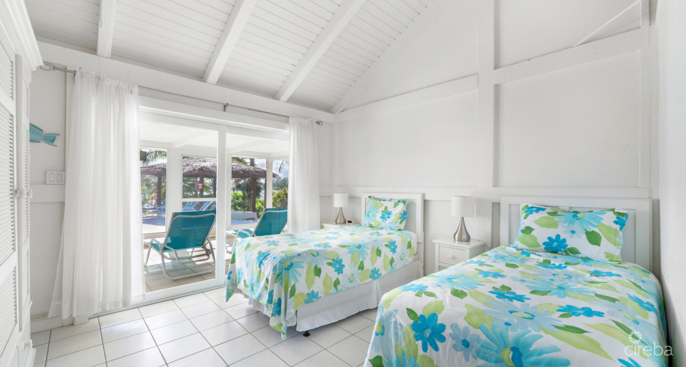 Just 4 Fun - Ultra-private Beachfront Villa, Cayman Kai