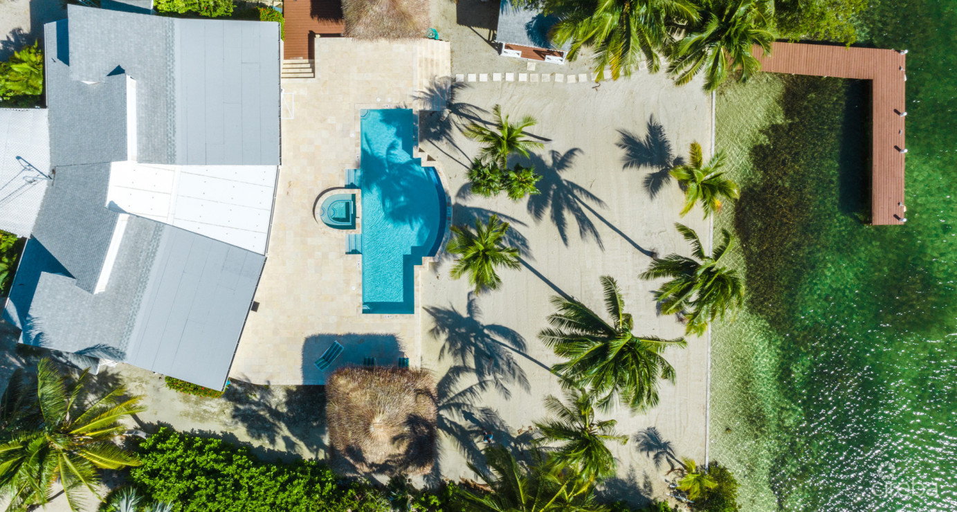 Just 4 Fun - Ultra-private Beachfront Villa, Cayman Kai