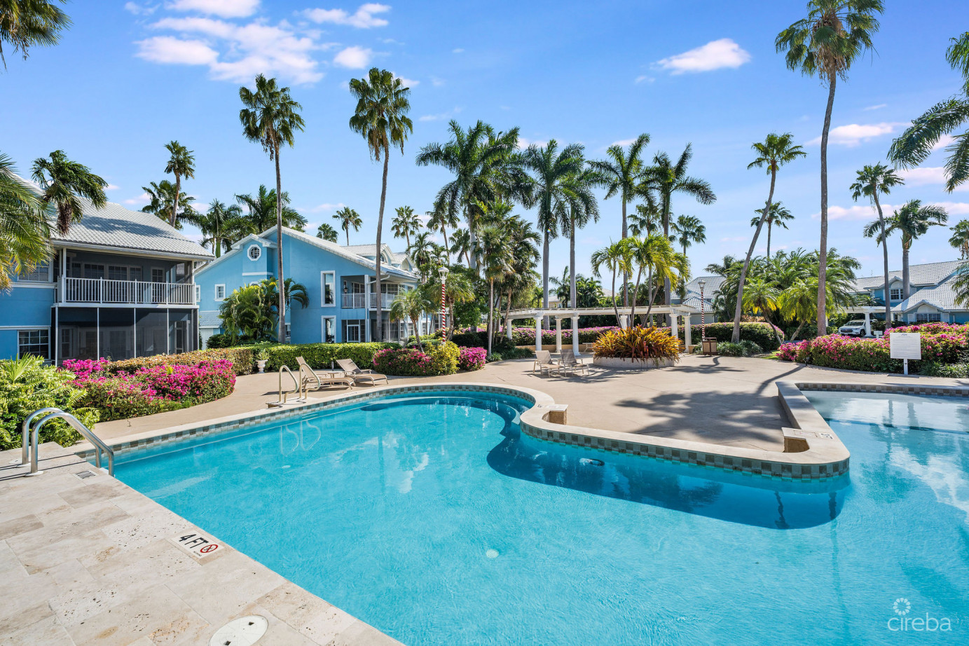 Britannia Regents Court  4-bed Two-storey Home In Smb Corridor