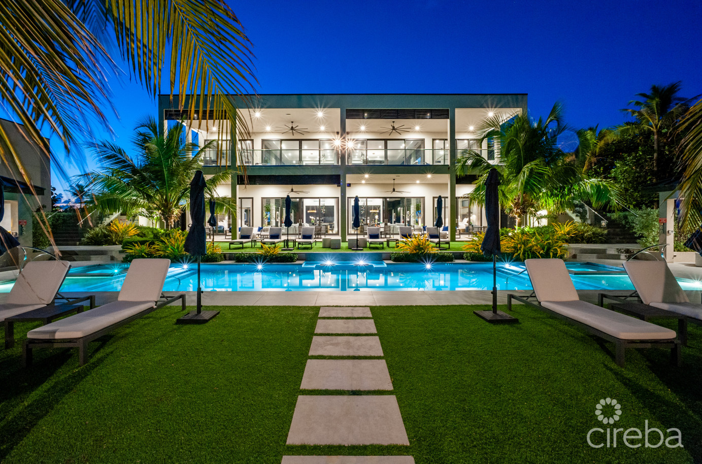 Black Urchin: Private Beachfront Estate