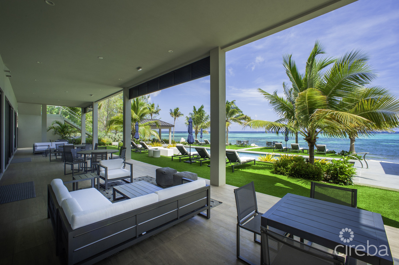 Black Urchin: Private Beachfront Estate