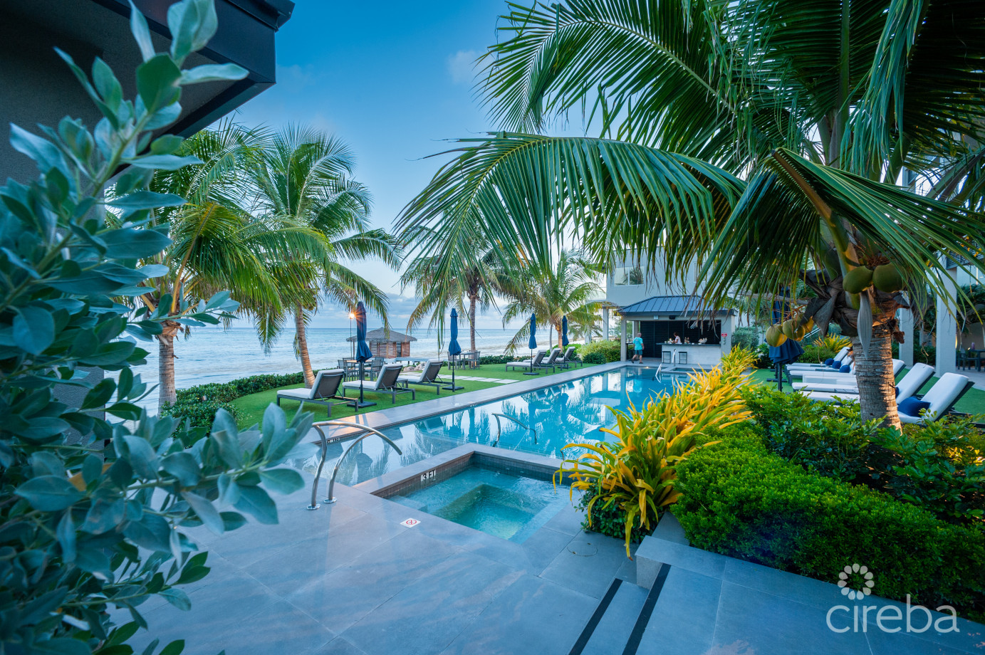 Black Urchin: Private Beachfront Estate