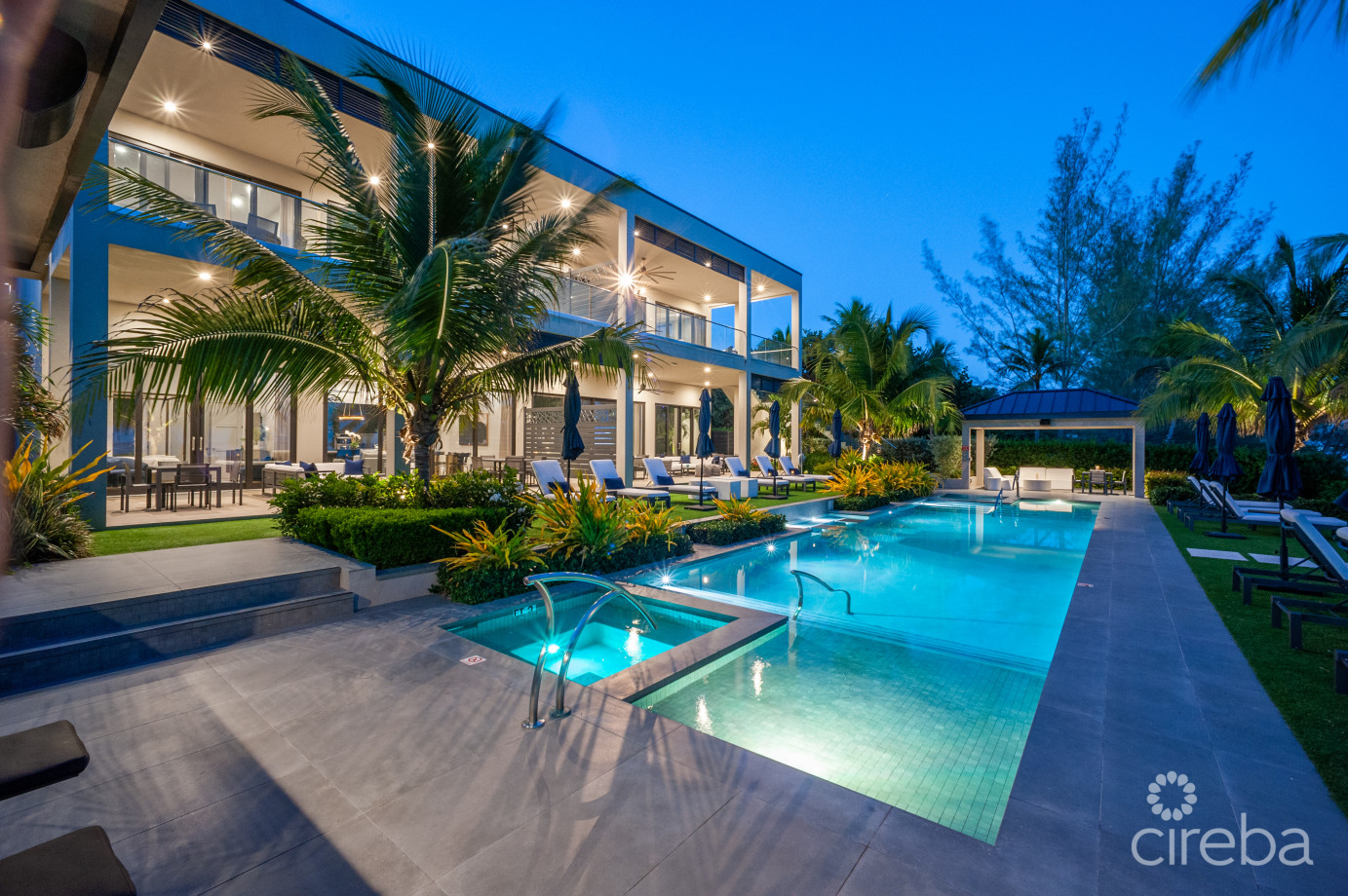 Black Urchin: Private Beachfront Estate