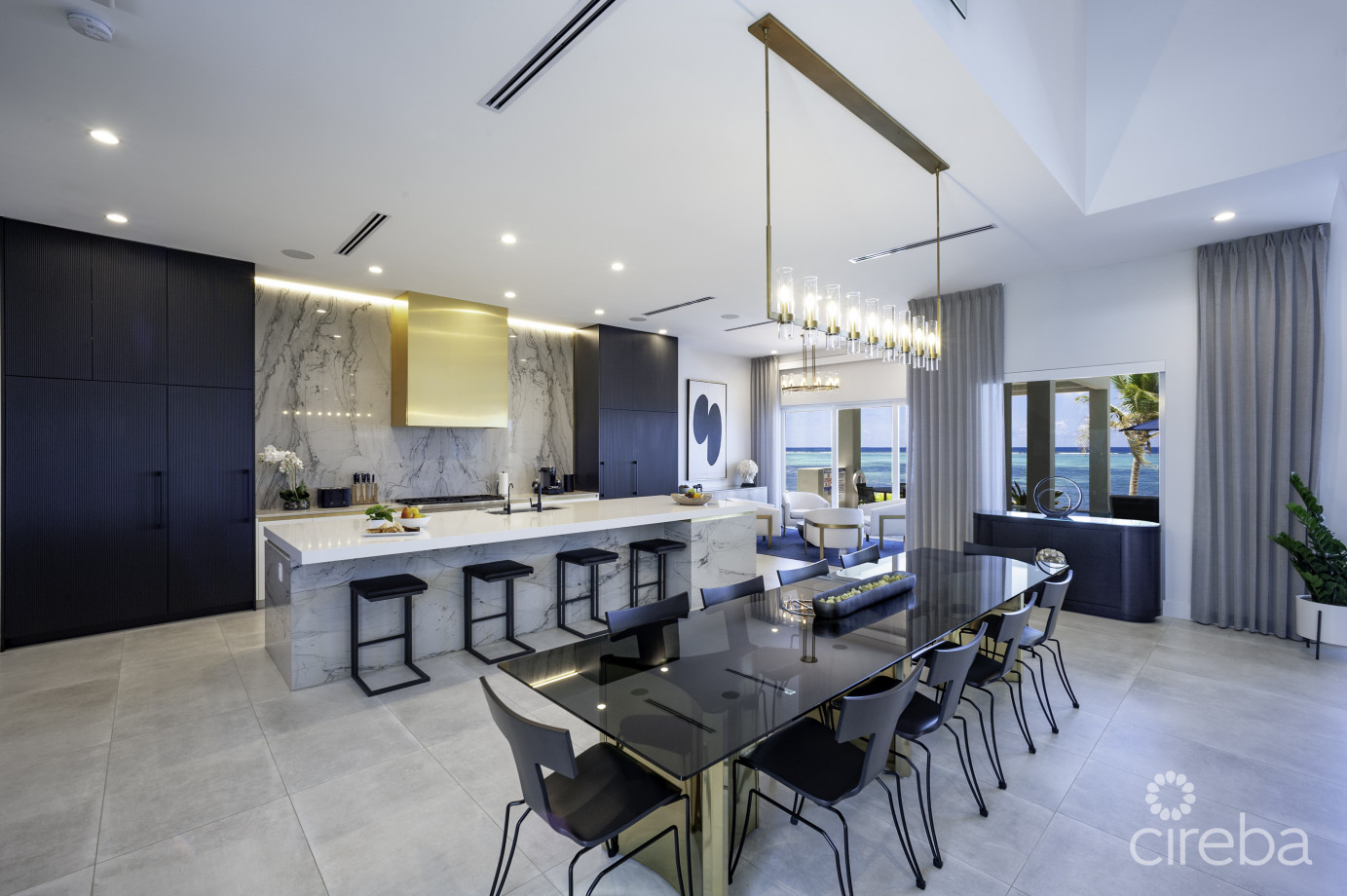 Black Urchin: Private Beachfront Estate