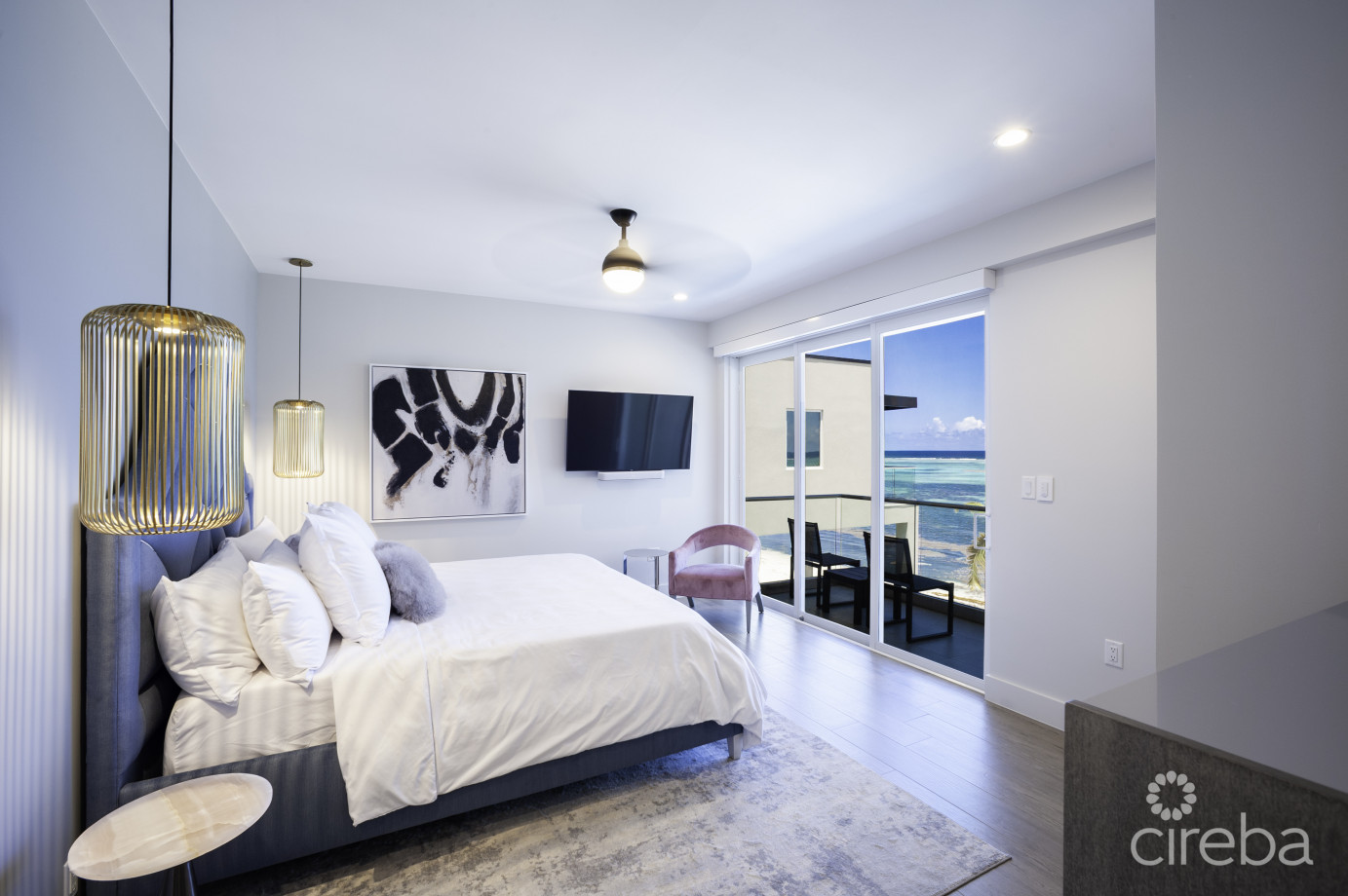 Black Urchin: Private Beachfront Estate