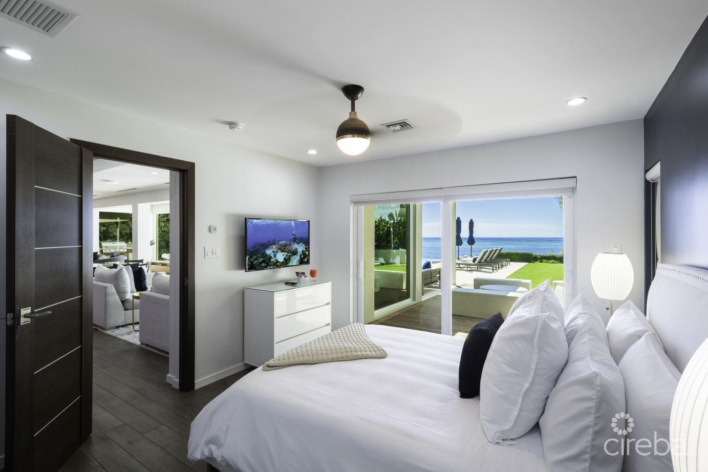 Black Urchin: Private Beachfront Estate