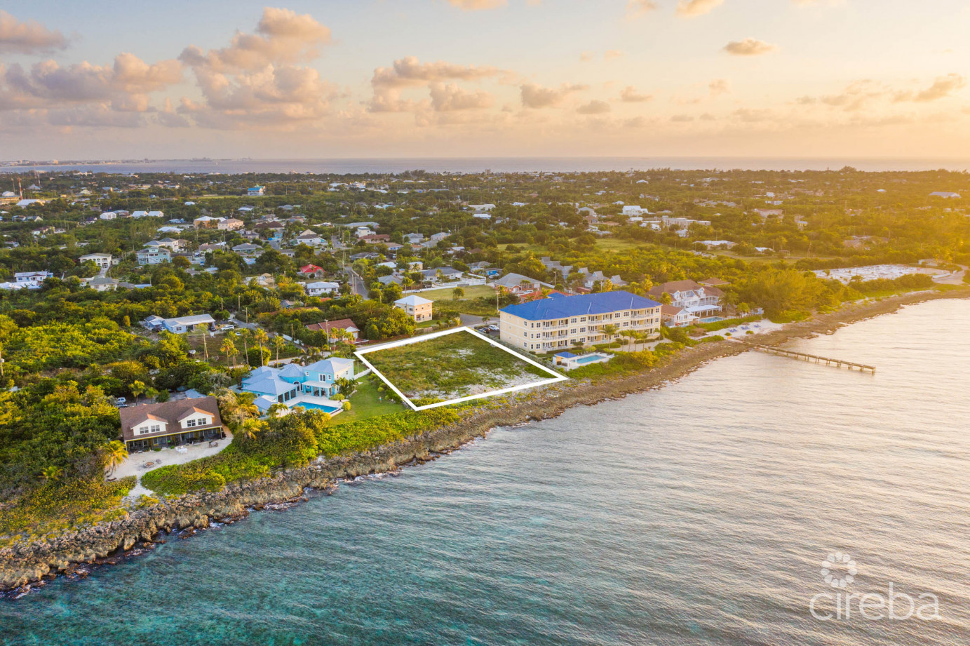 Waves 1, Oceanfront End Unit