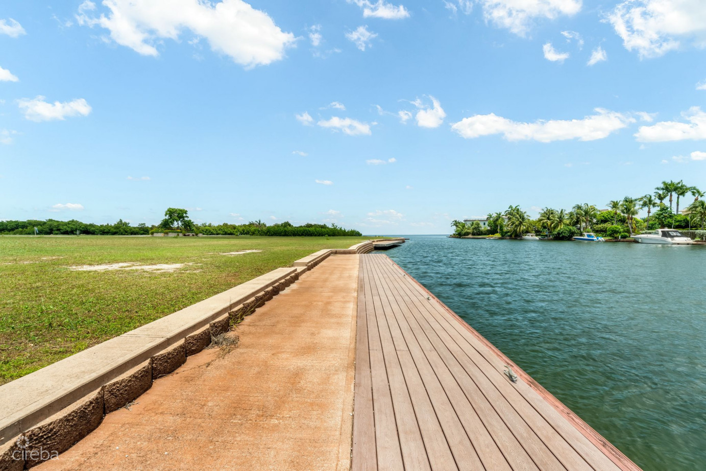 Large Harbour Reach Lot