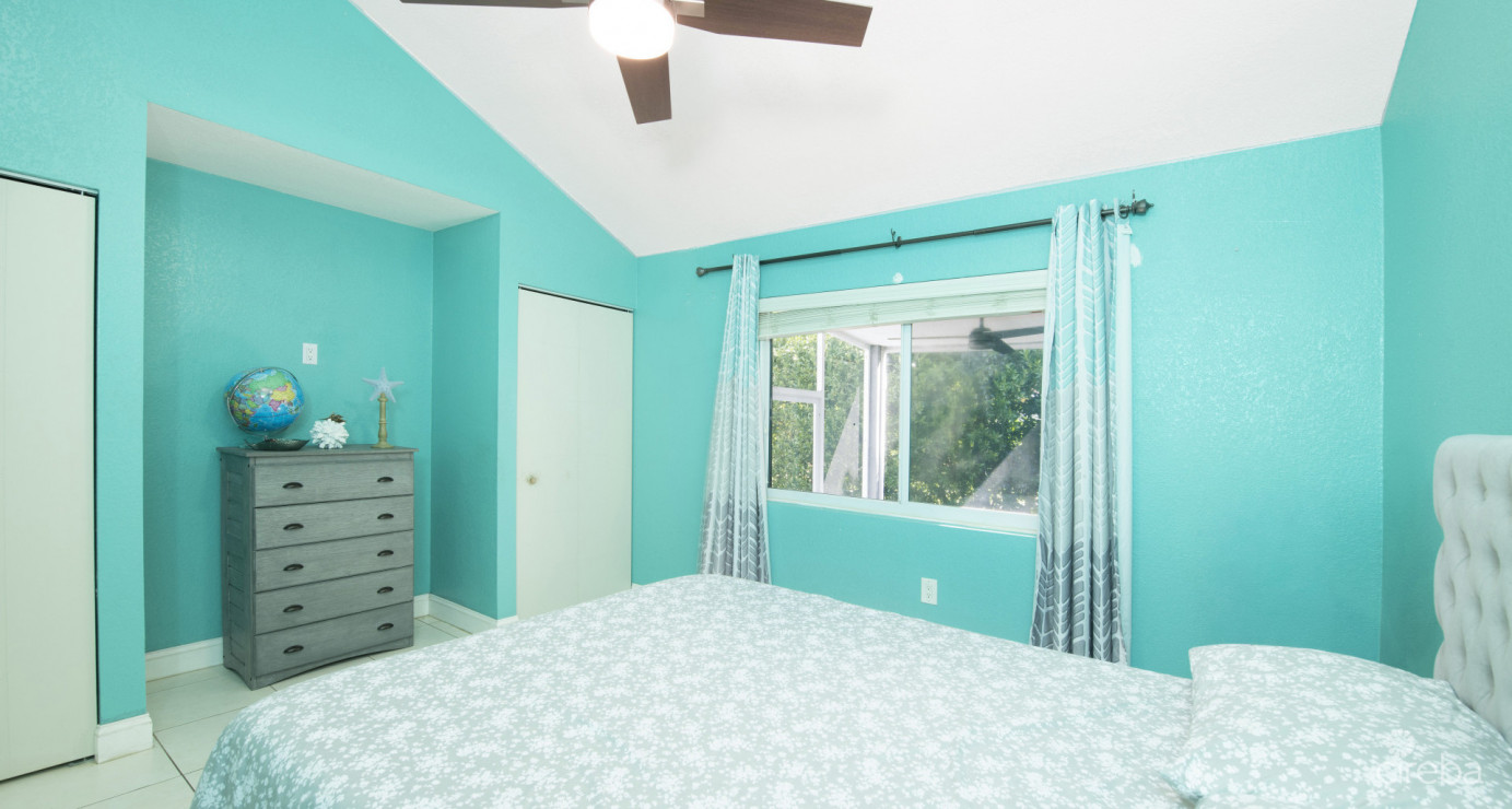 Single Family Home - 3 Bed 2 Bath - Newlands