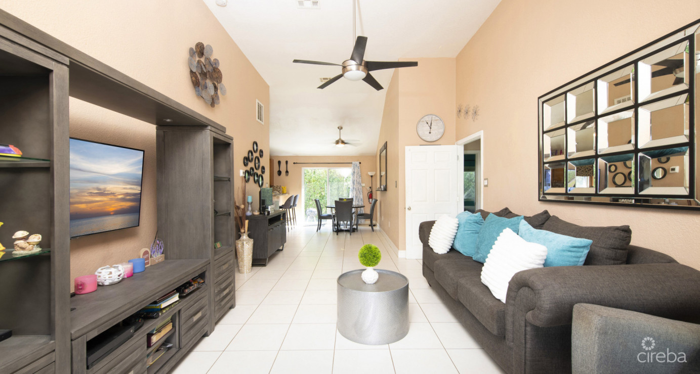 Single Family Home - 3 Bed 2 Bath - Newlands