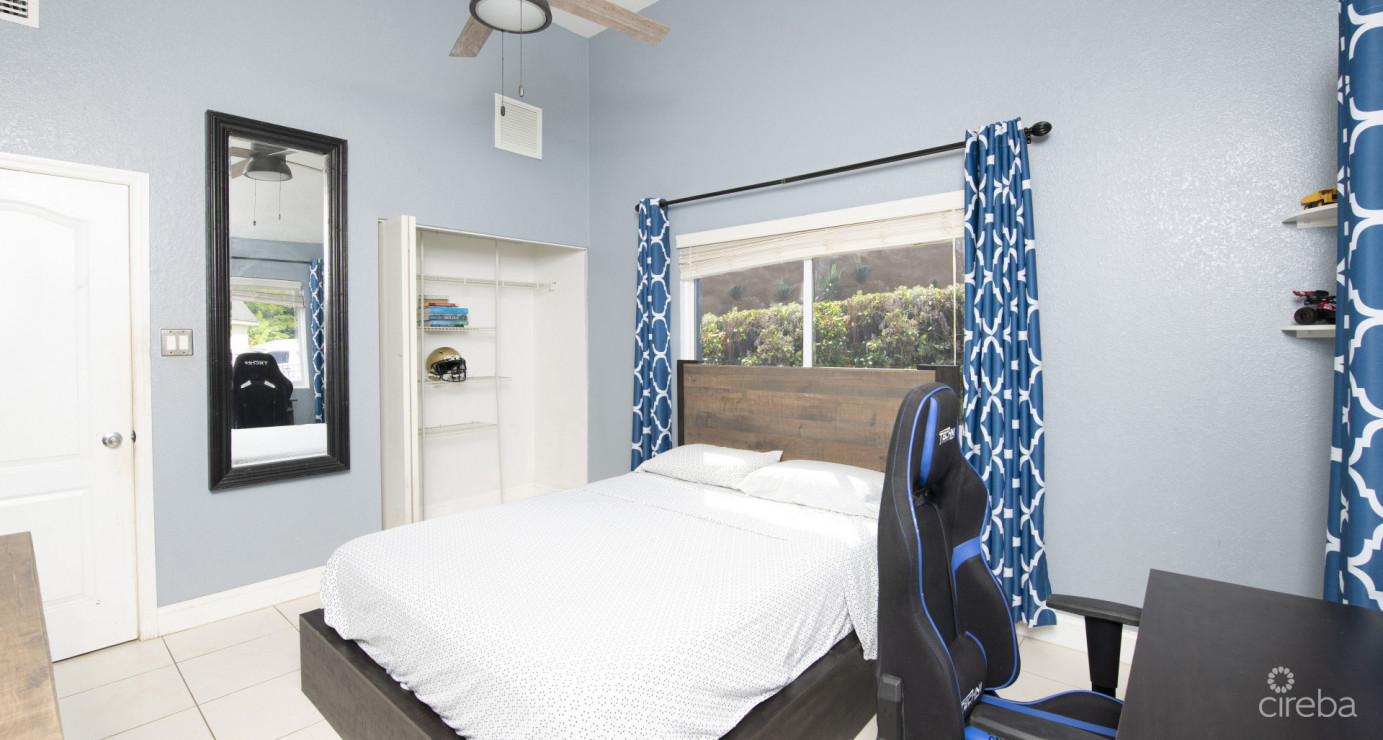 Single Family Home - 3 Bed 2 Bath - Newlands