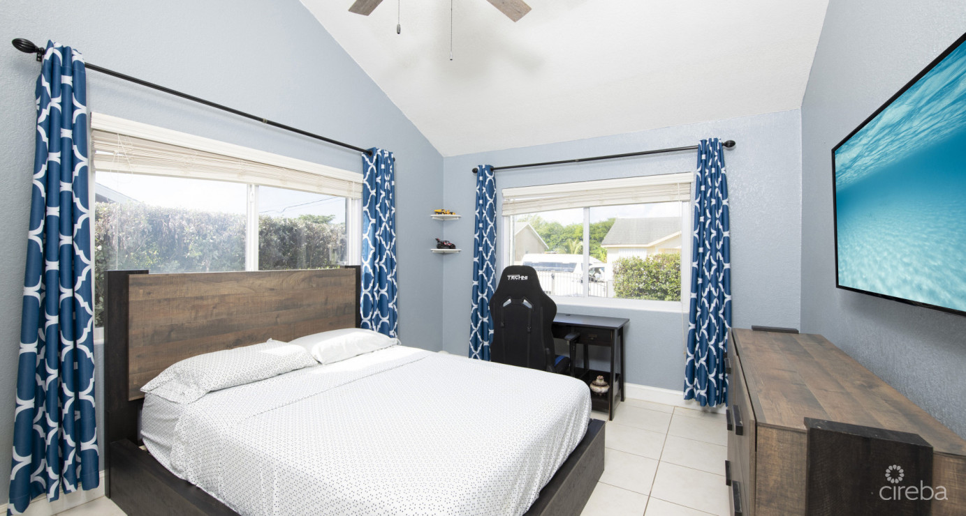 Single Family Home - 3 Bed 2 Bath - Newlands