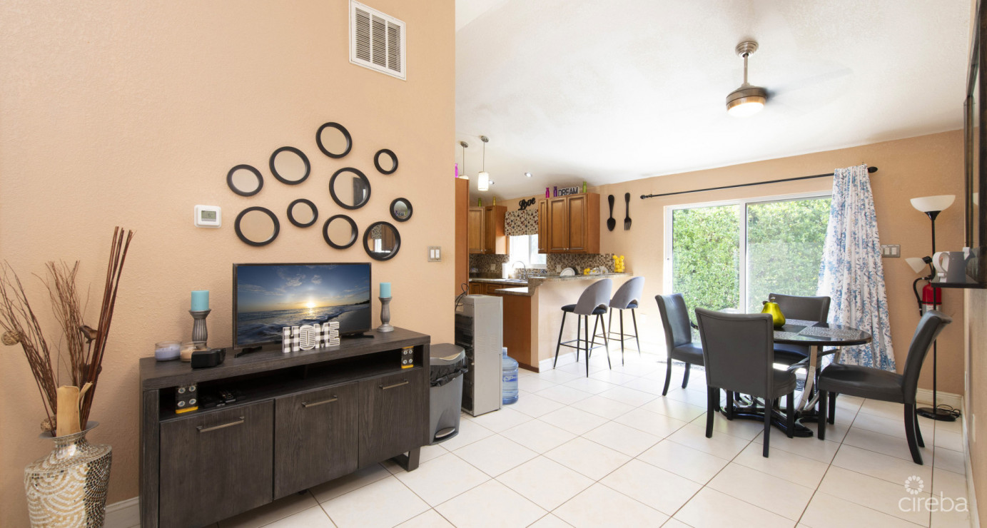 Single Family Home - 3 Bed 2 Bath - Newlands