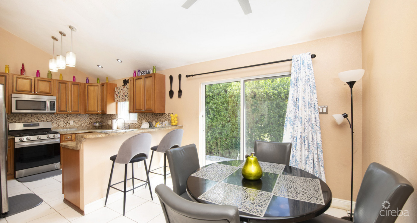 Single Family Home - 3 Bed 2 Bath - Newlands