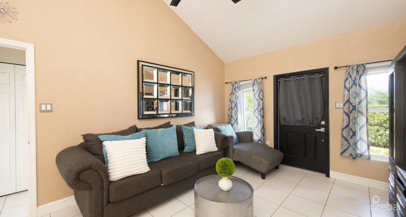 Single Family Home - 3 Bed 2 Bath - Newlands