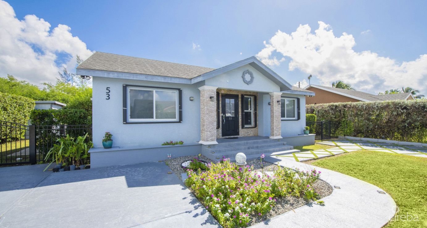 Single Family Home - 3 Bed 2 Bath - Newlands